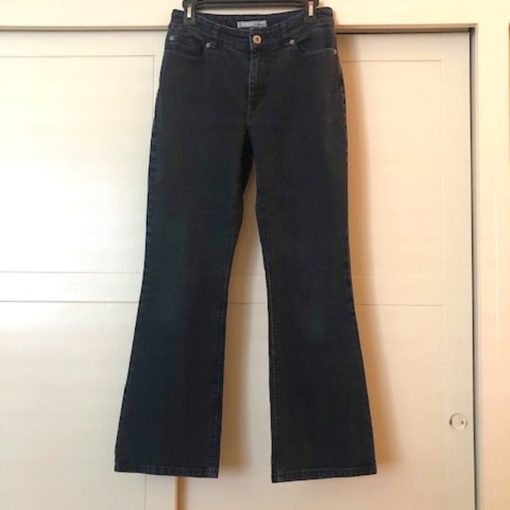 Chico's Platinum Jeans Size 2 (Chicos sz 00) stretch, short, flair